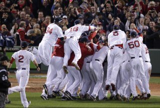 Champions 2013:
Badeball:redsox
Basketball: heat
Hockey : black hawks 
Football: 49'ers ... Who will be the champs of 2014?