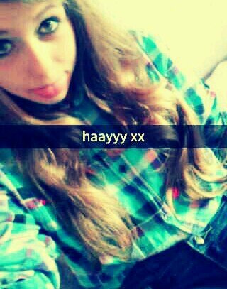 Meisje / bruin haar / bruine ogen / snap:gerdaaax / insta:xgerdaaax