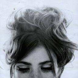 Pisicologa, Creativa, viajera, amante del deporte,me encanta estar siempre rodeada de gente y muy, muy diferente.