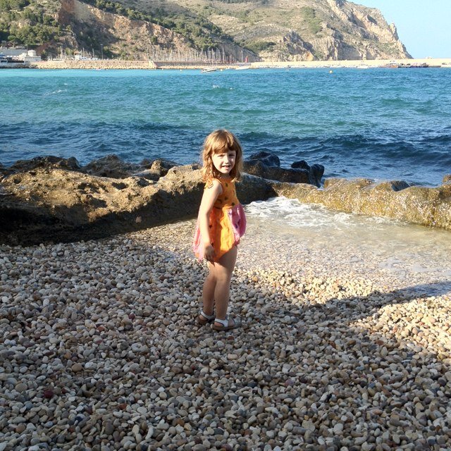 MIGRANTE;nieta,hija,madre y abuela de migrantes. Yo soy la responsable de mi felicidad. En algun lugar del Mediterráneo...