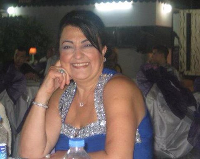ölümüne ataturkcu ve cumhurıyet kadını bırazda lafını esırgemeyen ama tatlı dıllı ınsanları seven herkesle konusarak ıkna etmeye calısan bır bayanım