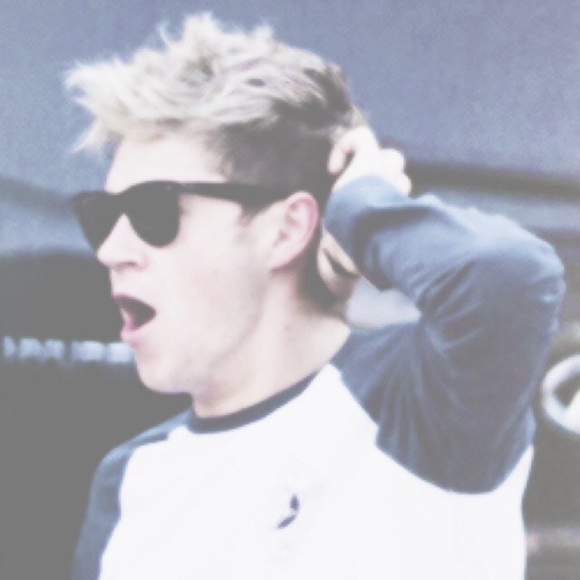 aye im @niaIIerjpg aka leighton follow me there ily