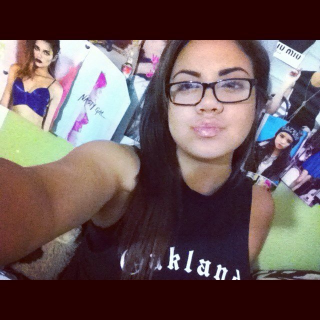 yOgirlSandezzy Profile Picture