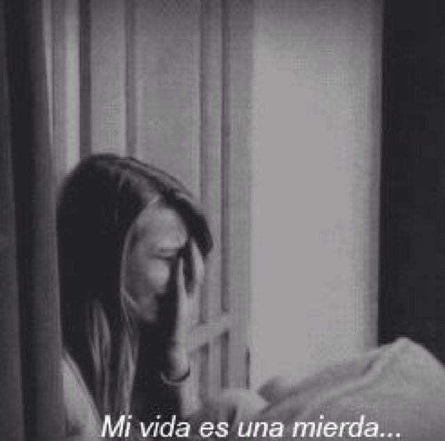 Estabilidad emocional not found. El dolor externo no existe, el interno sí. Si hubieran cuchillas para el interior también las usaría. http://t.co/dvoclwyDPk