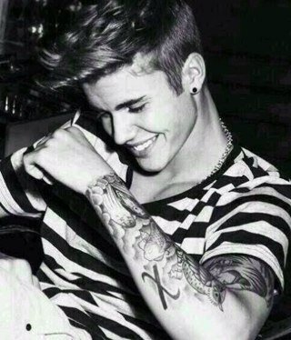 Wer bei einem Video für Justins Geburtstag mitmachen will, der schreibt uns in Instamessage oder auf Instagram:3:) Insta: German_Justin_Bieber_Fanpage