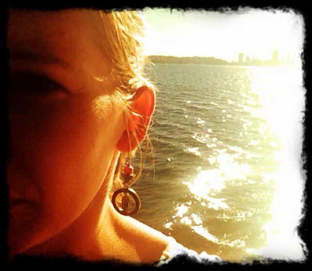 Physiotherapist in Sydney, enjoys a spot of rowing, eating good food and exploring new places.