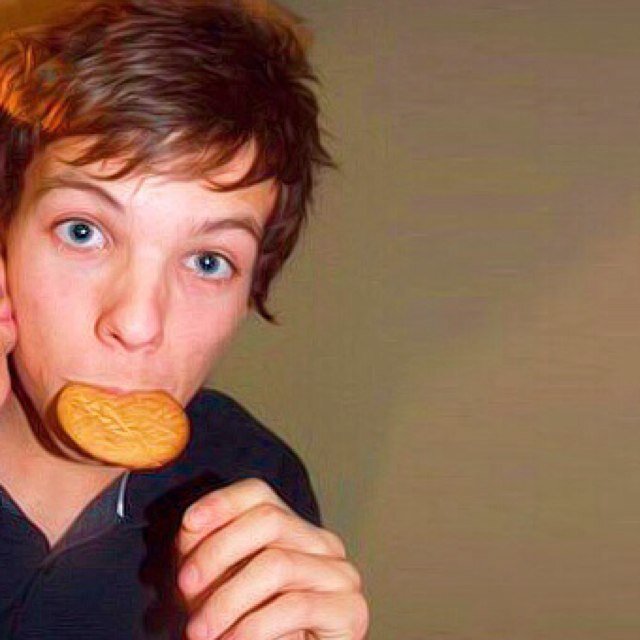 Free follow. Follow @teacuplarry please!