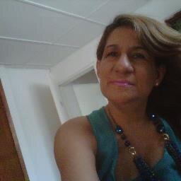 mujer esforzada y valiente llena de mucha ternura,y amor para dar,madre de 3 hermosos hijos,creciendo con la ayuda de Dios y esposa del Rey de reyes!!!!!