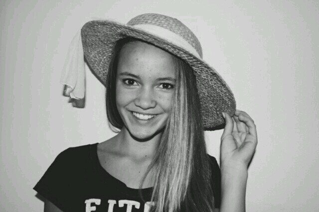 i love you my bestfriend ! X Samira