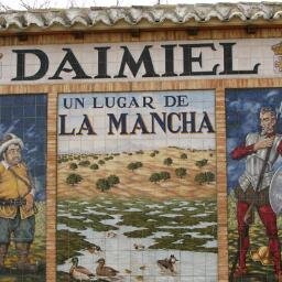 Somos el pueblo del Tó, el cucha y el arrea, conocido por Las Tablas si quieres enterarte de lo que pasa en tu pueblo dale a seguir ;)