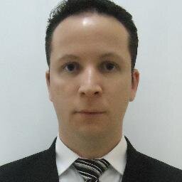 Enfermeiro especializado em oftalmologia. Especialização em Centro Cirúrgico (UNIFSP) e Controle de Infecção Hospitalar (UNIFESP) . Mestrado pela USP.