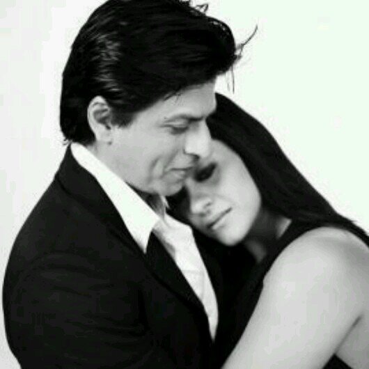 I'm a big fan of the best couple in Bollywood .. my King and Queen :3 Srk and Kajol ♥ ♥ .. Love them so much #TeamSrkajol .. ♥ I also love Rani & Aish ♥