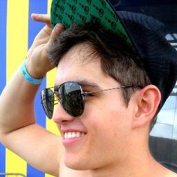 http://t.co/Qog0YMHowl   /  http://t.co/xkNKanBFtf    That's how its supposed to be,
living young and wild and free.