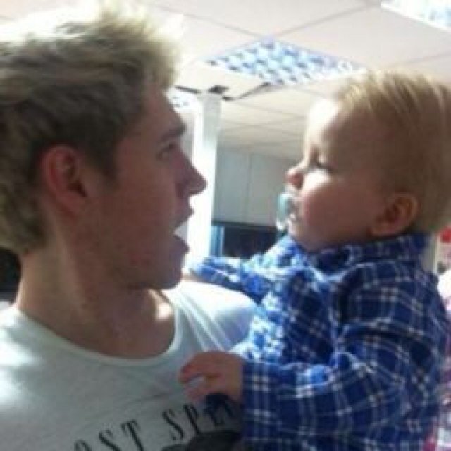 Amo a One Direction Niall lo quiero por su ternura sigan a @4British01Irish y a @maferpfer