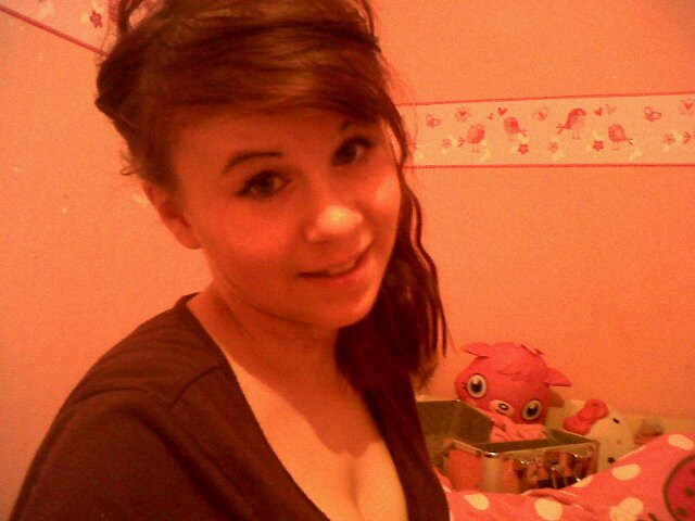 Jessica jade collinge, born in burnley-27/01/1997