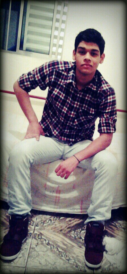 18 anos. segue aee