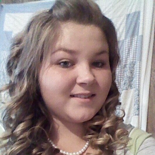 Courtney! 18 :) Follow me, I follow back! :) #Single / Kik: CourtneyHaze17... / IG: CourtneyHaze17... / Snapchat: Courtney-Haze17
