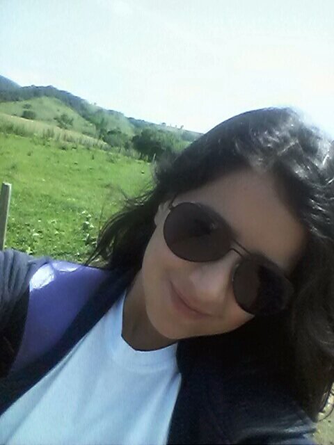 Não busco todo o amor do mundo, apenas preciso estar com meus amigos.