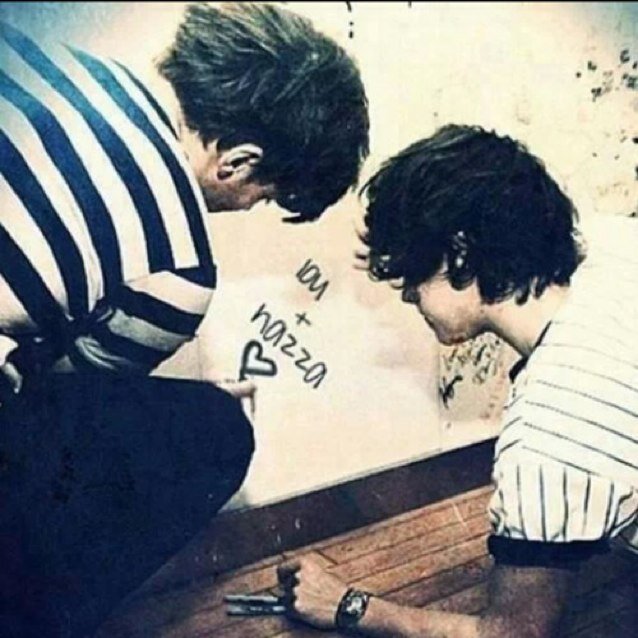 larrryyy_'s profile picture. You just got a free follow, so can you pretty please go and follow @HarryTeenKing