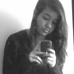 Amo musica #ROCK & POP# curto skate, Toco guitarra e violão .Love Paramore!!