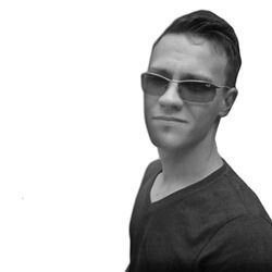 DJ | PRODUCER 
Booking: http://t.co/UMLFmZsv8p [Senssual]
Facebook: www.facebook./zmaivanhouse