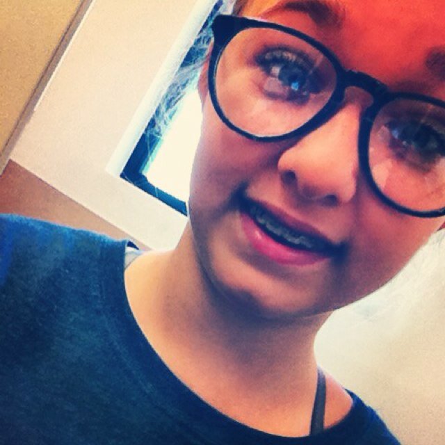CRAZY MOFOS! AN OFFICIAL NIALL GIRL:)