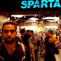 Praticante e instrutor de Parkour - http://t.co/yQzhBkBcXs