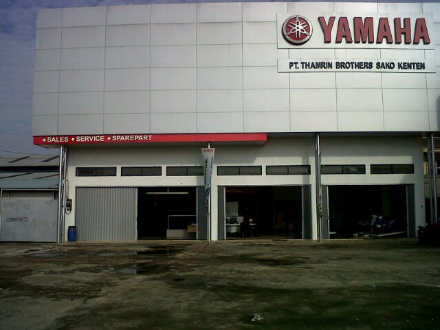 Official Account Yamaha Thamrin Brother Sako Kenten (200m dari simpang dogan) menjual segala merk motor baru YAMAHA !! Contact Person , BILLY: 0857-6465-1718 ..