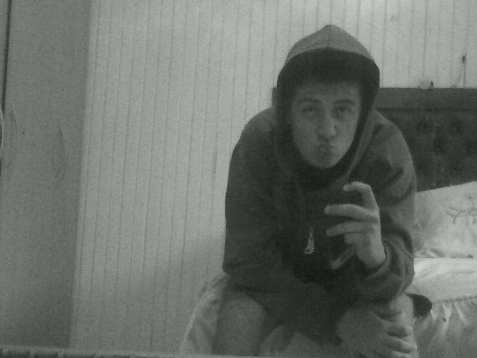 , me pertence ! @one_pquena aqui ;3   /                                                        @ClubeeFollowBack