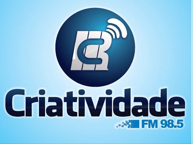 Rádio da Comunidade do Zumbi em Recife, com a missão de levar a informação, cultura e entretenimento além da religiosidade, algo marcante no local.