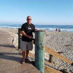 Dad, Chicago Sports Fan. Love California, the Pacific Ocean, Football and Acoustic guitars.