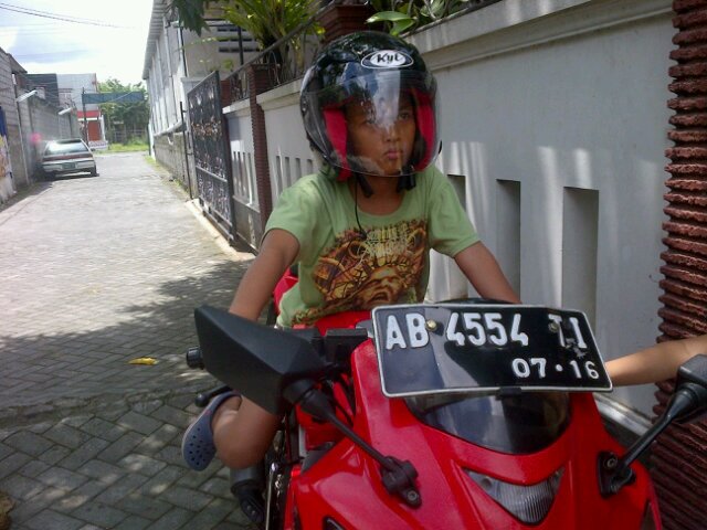 family's♥ || MAZDA 0'16 7D || ♥ اَللّهُ || Manchester is red! no't blue! #GGMU || Ghafara Ghaitsa ||saya jomblo||follback?just mentions!