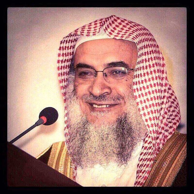 شيخ الدعوة بمنطقة عسير ، توفي رحمه الله في 27 من ذي الحجة عام ١٤٣٤ هـ ، هنا قبسٌ من حكمته ، ونشرٌ لإنتاجه ومآثره.