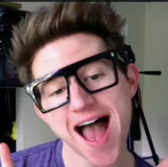 Rickys_Hair's profile picture. I am Ricky Dillon's hair aka weave