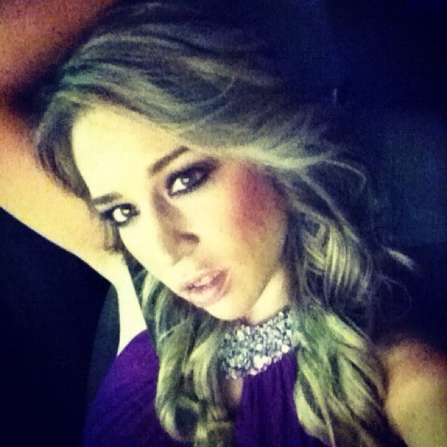 always smile and live like there's no midnight !! no regrets Just Love ! ❤✌