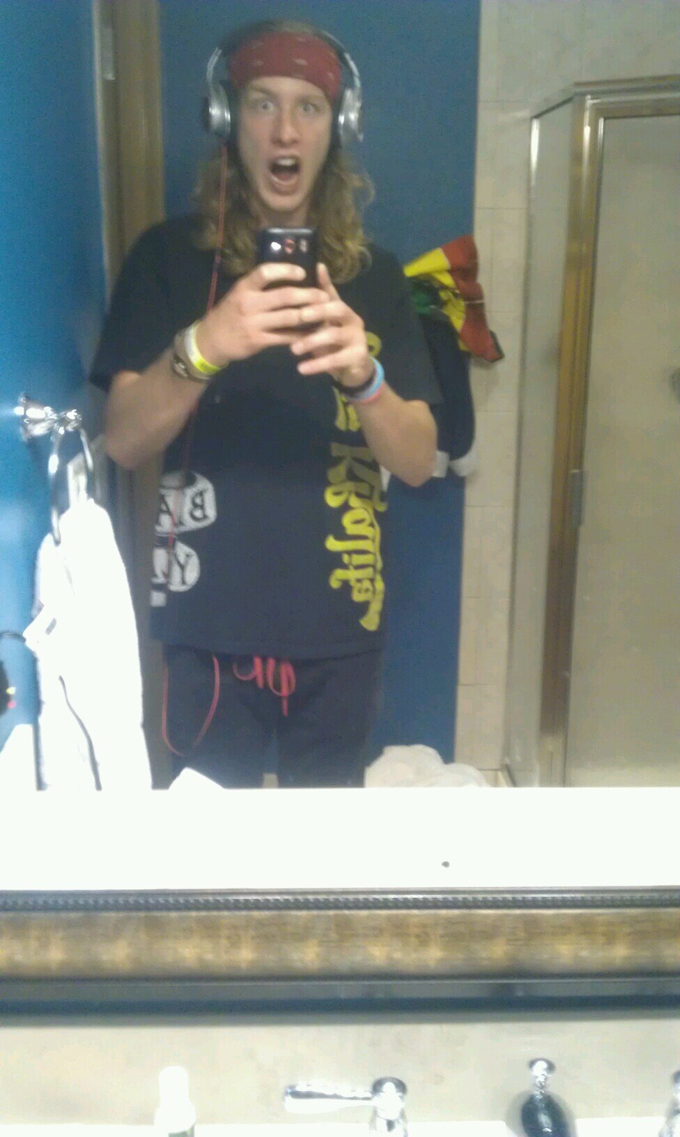 Eclectic rebel alcoholic. #MusicFiend #TeamLavish #StonerNation #psychonaut A$AP