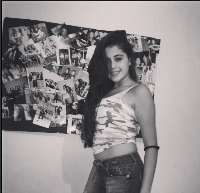 SofiaTlais's profile picture. *Stars can't shine without darkness*