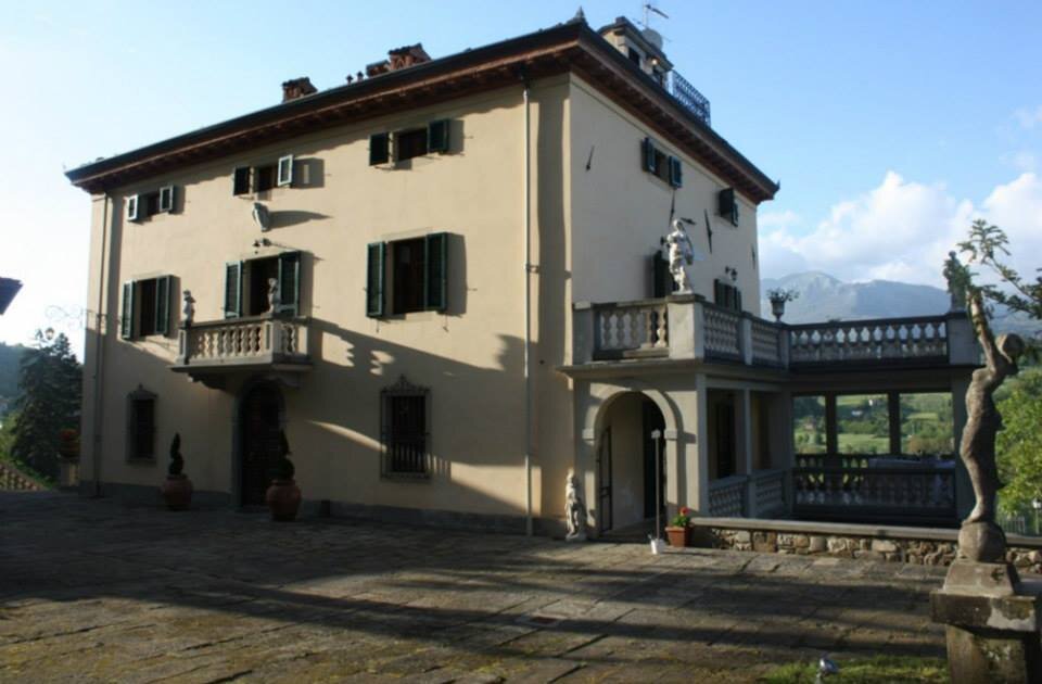 ''Villa Turri'' dimora storica completamente ristrutturata,da cui ammirare lo splendore della Garfagnana vi aspetta per feste,matrimoni e soggiorni incantevoli!
