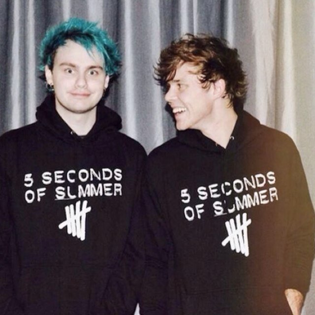follow @lukehemmingstfu please i follow back :-)