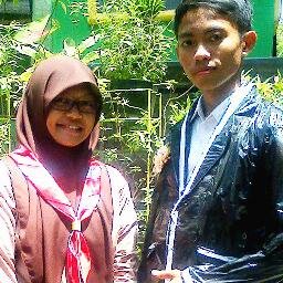 mampu ' B E R S Y U K U R ' dengan apa yang dimiliki saat ini itulah   ' B A H A G I A '  ^_^