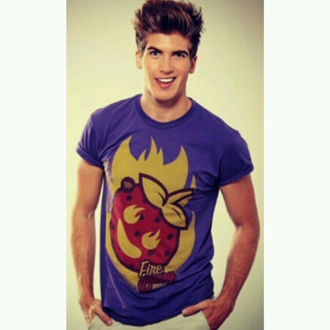 #teamJoeyGraceffa follow me daily tweets to come dont be a gost follower follow me when I make my own Twitter