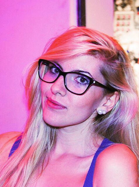 Isabella6690's profile picture. Fashion addict into social media & communication