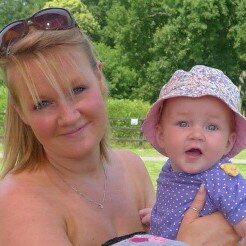 esther_forward's profile picture. 