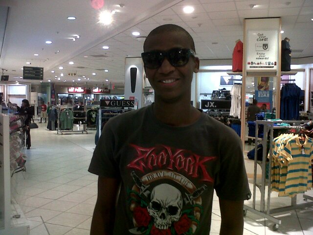I'm that guy.. 
 Twibling@kidd_lollie
 Can't tell much you'll fall inlove with me!!