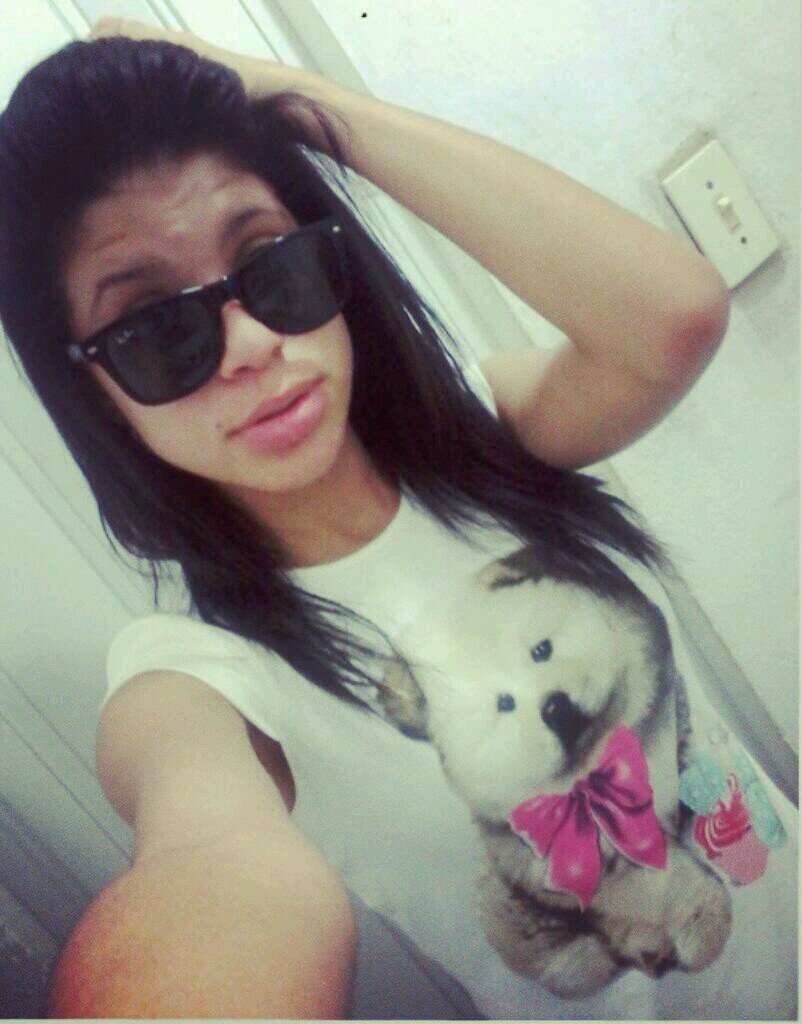 Sou Belieber, brasileira, tenho 13 anos NEVER SAY NEVER e adeus. Dona dessa pagina @somosmeiga