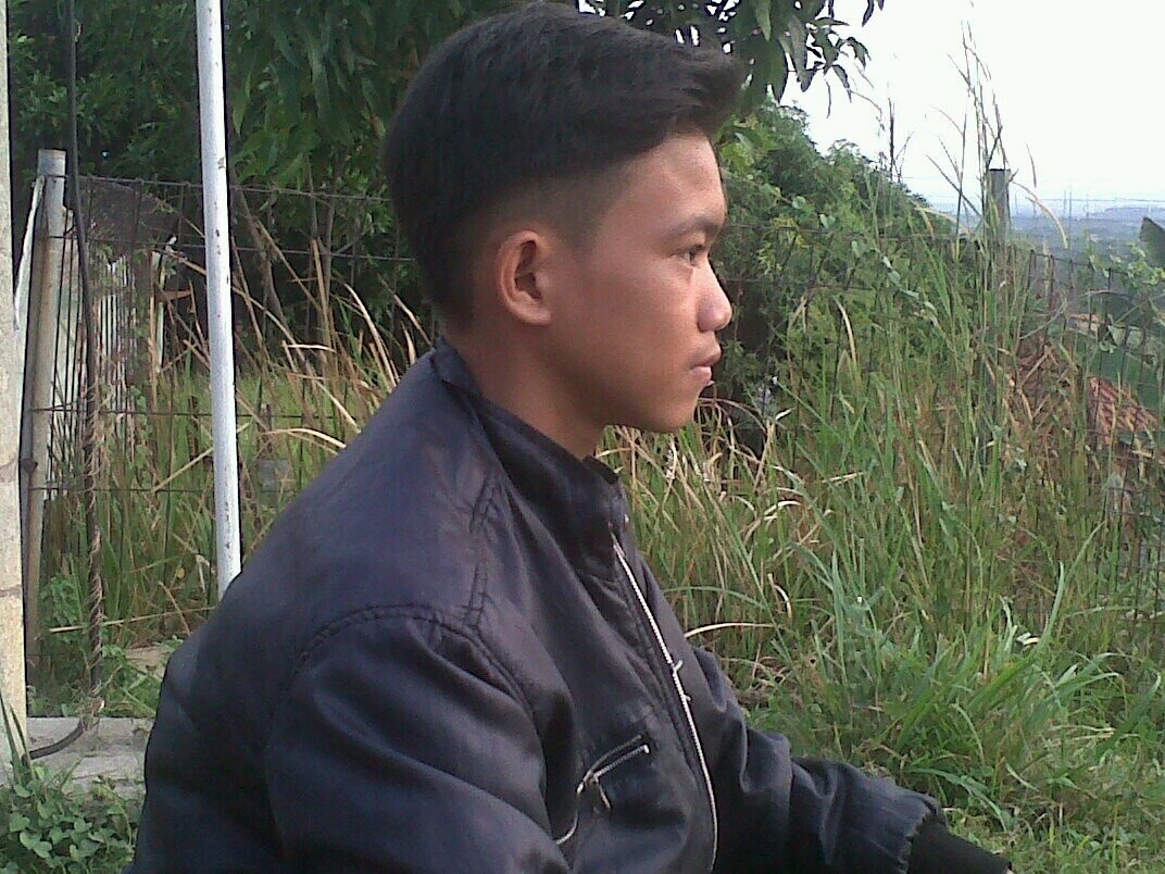 Manfaatkanlah waktu dengan sebaik mungkin , karna apa? karna waktu itu tidak bisa diulang kembali