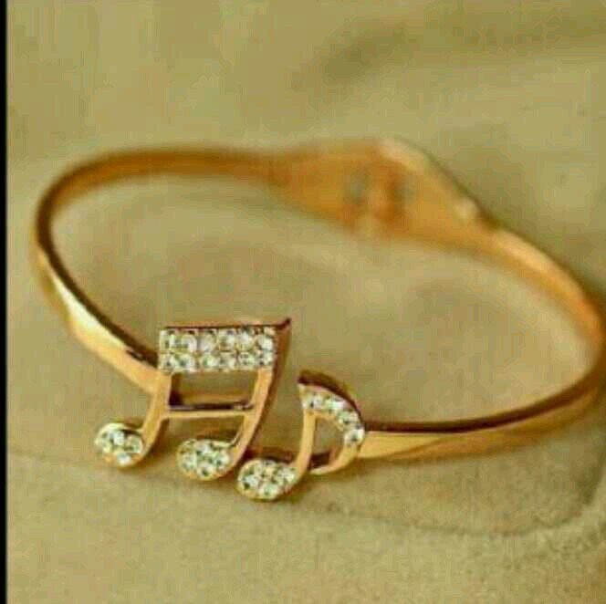 ‏ربي فرج هموم انت اعلم بها ♥♡واسعد أمي دنيا واخره...;-)；·
