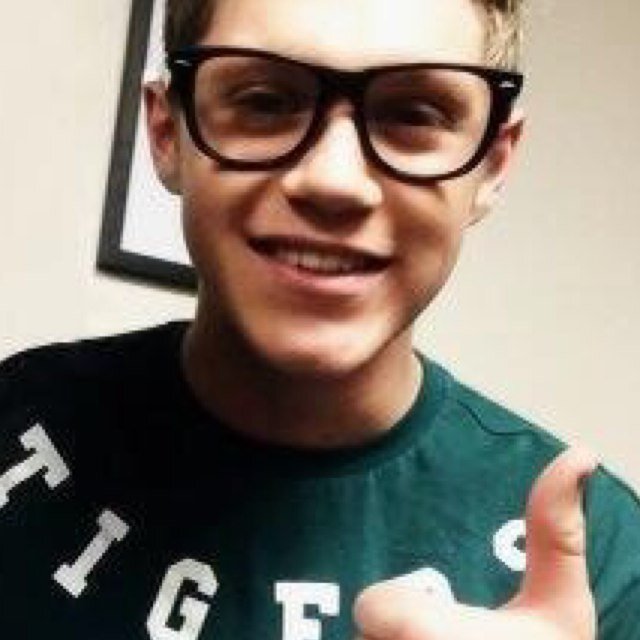 Follow back :) 0/4 0/5 yes i know its a sad life Inactive bc school donut unfollow lol