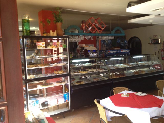 La mejor pasteleria Francesa en Bogotá, con 22 años de fundacion, Estamos en el Barrio la Candelaria Cll 9 # 2-18 cel. 3214535604 tel. 2841065