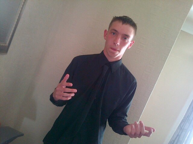 I'm 19 from Stoke, I always follow back. I love gaming! I'm a huge Stoke City F.C. I'm also GoldB on YouTube!